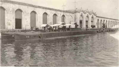 K II (front) and K VII in Manila, 1926. (Photo: © E.G. Tall EM2(SS), collection D.E.Tall ET1(SS))