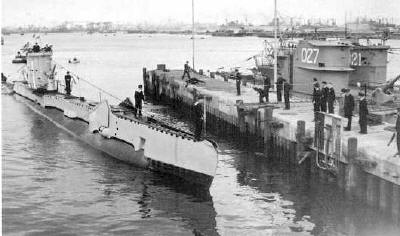 Norwegian Ula visiting Rotterdam, 1947. From left to right: Ula, O 27 and O 21.
