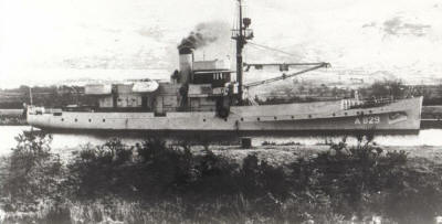 Mercuur (2) in Scotland, possibly in the Caledonian Canal. Some time between 5 April and 21 May 1971.(Photo: © Bert Eerland)