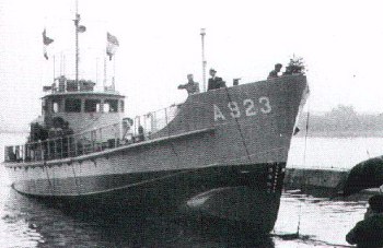 Van Bochove. Note the bow torpedo tubes. (Photo: © Willem Cool).
